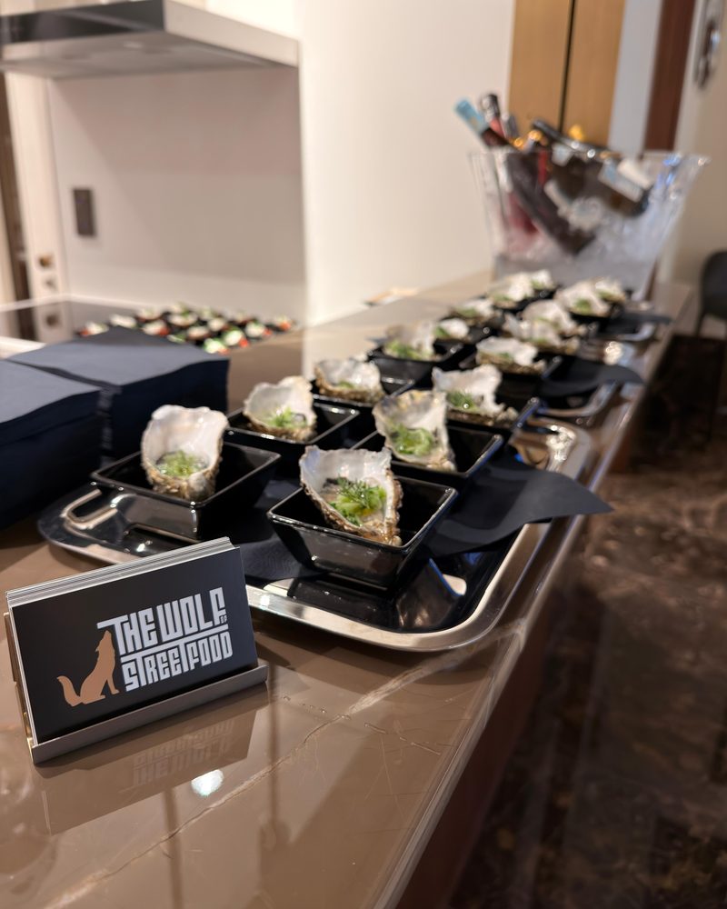 Austern-Buffet mit Visitenkarten von The Wolf of Streetfood